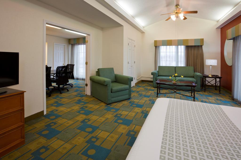 La Quinta Inn Chicago Oakbrook Terrace Εξωτερικό φωτογραφία