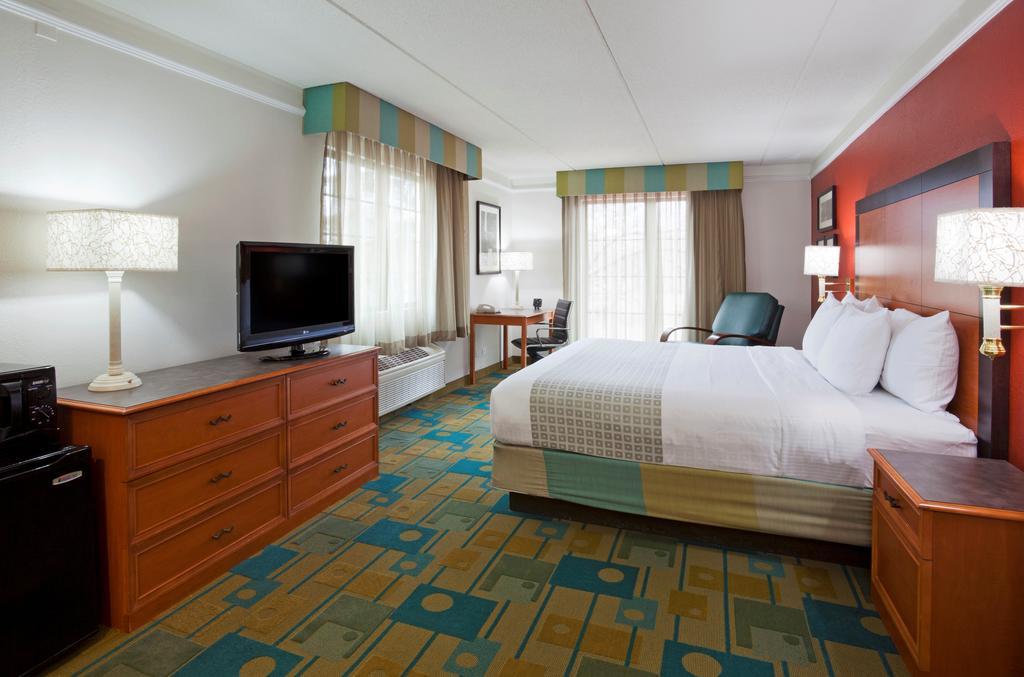 La Quinta Inn Chicago Oakbrook Terrace Εξωτερικό φωτογραφία
